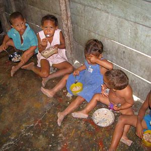 Dorfkinder im Osten Kubas